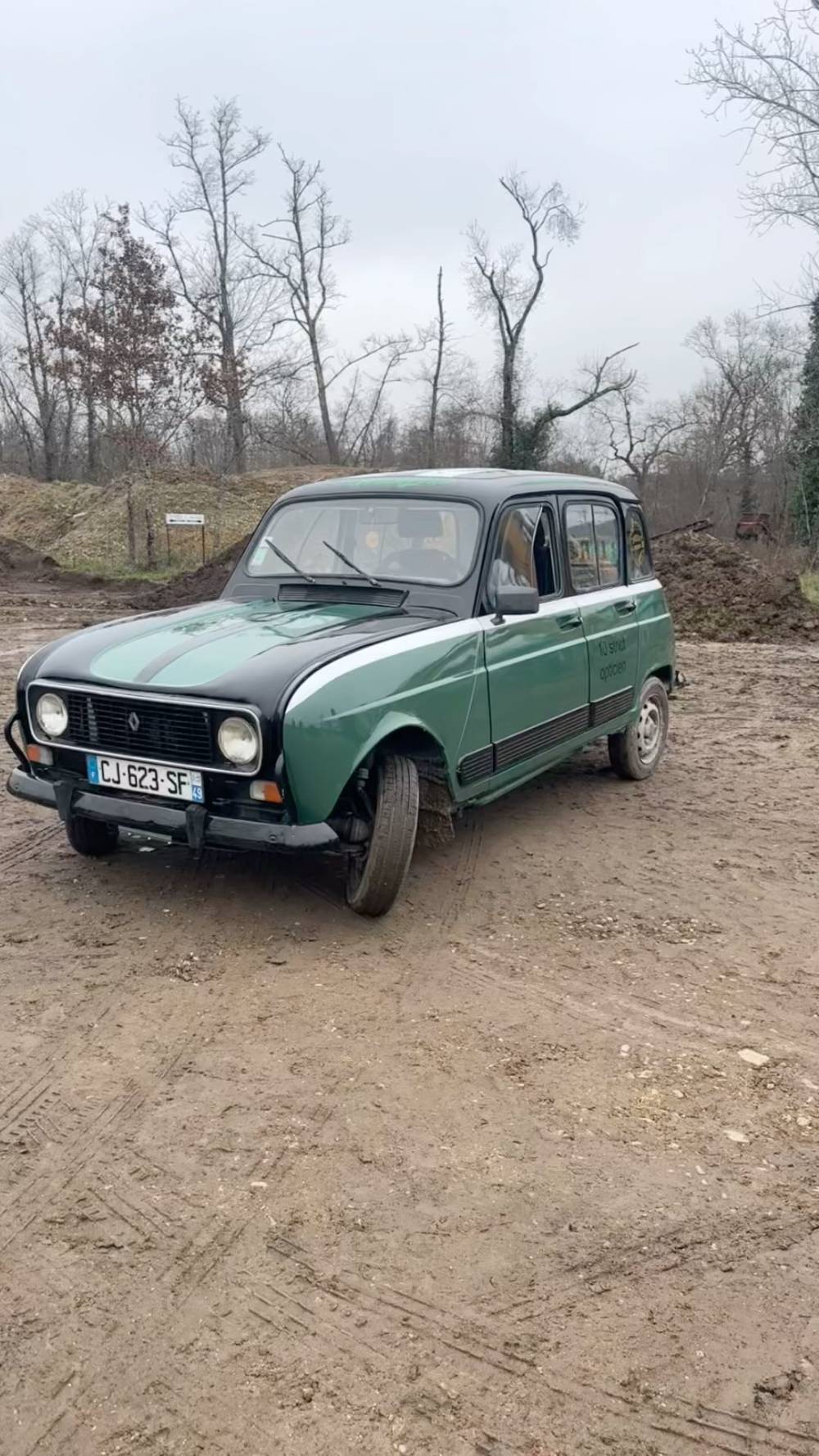 voiture ancienne près de Libourne 